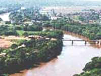 Vista a�rea do rio Mogi Gua�u, na cidade de Porto Ferreira